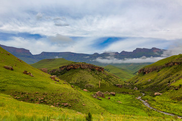 Fototapeta na wymiar Low cloud in front of mountain