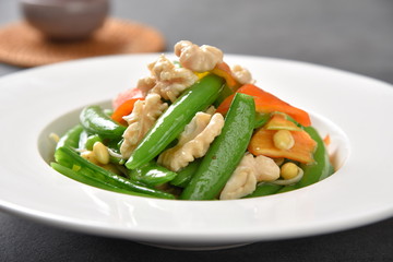 asparagus and salad