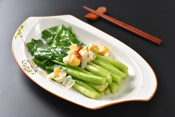 salad with chicken and vegetables