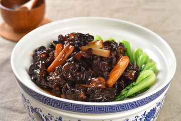 beef stew with carrots and onions