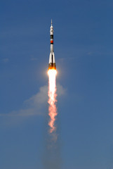 транспортный корабль союз ракета космос гагаринская площадка старт ракеты