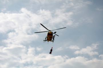Fototapeta na wymiar Hélicoptère / Pompiers / french firefighter