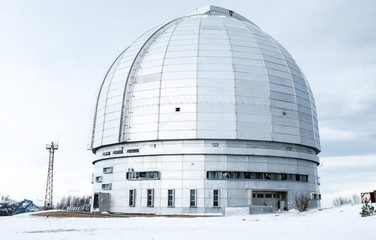 Obraz premium Biggest in Eurasia optical astronomical telescope with 6m mirror. Zelenchukskaya, Caucasus , Russia 