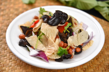 salad with mushrooms and cheese