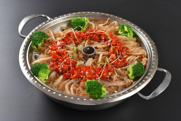 spaghetti with tomato sauce and vegetables