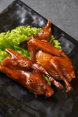 grilled chicken wings on the grill