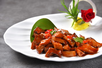 pasta with tomatoes and basil