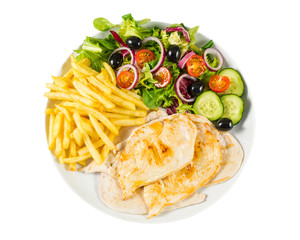 Filetes de pollo con patatas y ensalada