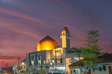 Fototapeta na wymiar Phuket,Thailand-April,09,2019:Masjid Almadinah Darussalam Phuket in twilight