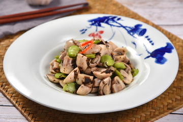 salad with mushrooms and onions