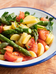 Potato Salad with Asparagus and Tomatoes