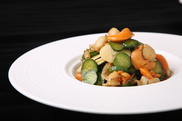 salad with chicken and vegetables