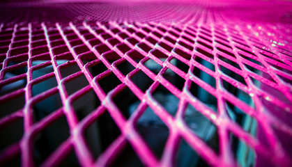 Reja magenta de metal