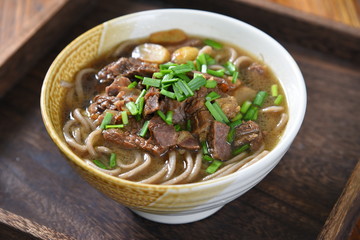 noodles with beef and vegetables