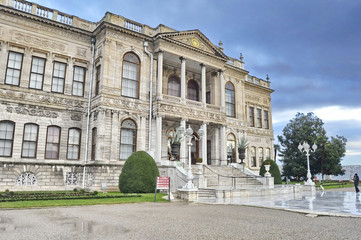 Fototapeta na wymiar Dolmabahce palace in Istanbul, Turkey