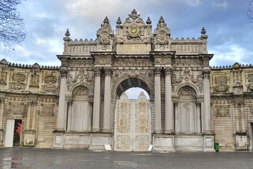 Fototapeta na wymiar Gate of Dolmabahce palace in Istanbul, Turkey