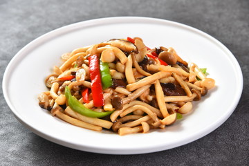 pasta with tomato sauce and basil
