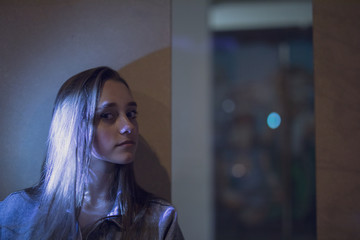 Mädchen Frau Jung nostalgisch Retropop unterwegs in Berlin