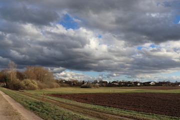Fototapeta premium Wolkenmix im Frühjahr