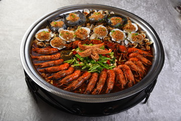 paella in a pan