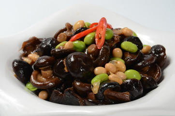 olives in a bowl