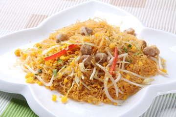 spaghetti with tomato sauce