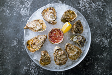 Mediterranean oysters on ice