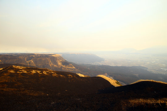 野焼き後の阿蘇山