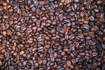 grãos de café torrados