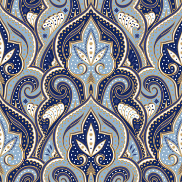 Indian paisley pattern vector seamless. Floral arabesque medallion motif print. Vintage flower ethnic ornament. Persian design for woman scarf, curtain textile, wallpaper, carpet, blanket.