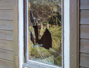 Einbruch Fensterscheibe Vandalismus