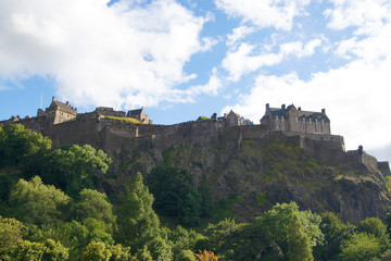 Fototapeta na wymiar Edinburgh Castle im Sonnenschein