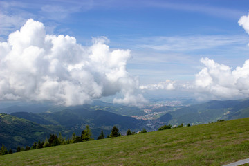 Fototapeta na wymiar Montagna di italia 