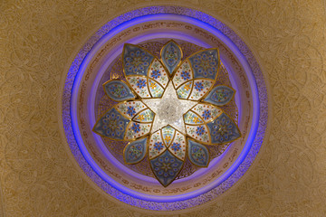Lustre mosque Cheikh Zayed