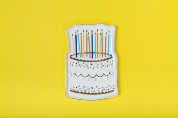  cake plate on a yellow background