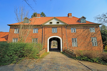 Fototapeta na wymiar Kloster Preetz: Torhaus (1211, Schleswig-Holstein)