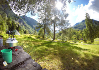 Camping in den Bergen, Zeltplatz