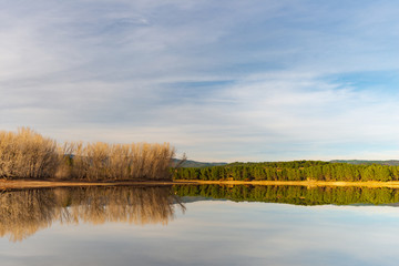 Bello paisaje junto al embalse de El Regajo, cerca de la población de Navajas. Castellón....
