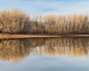 Bello paisaje junto al embalse de El Regajo, cerca de la población de Navajas. Castellón....