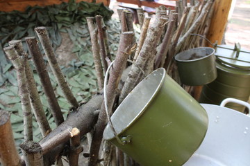 pots tourists hang on the fence