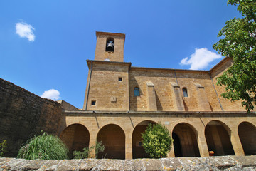 Fototapeta na wymiar Iglesia de San Martín de Garínoain, Navarra, España