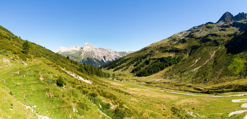 Fototapeta premium the road on northside of the pass