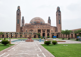 grand bahria mosque in lahore pakistan