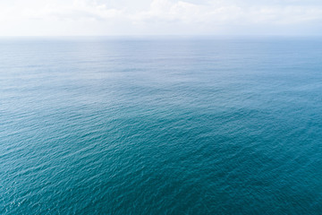 Obraz premium Aerial view of sea wave surface