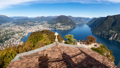 Seen from Mount San Salvatore to the city and the Gulf