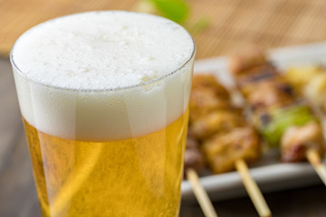 焼き鳥　ビールのつまみ