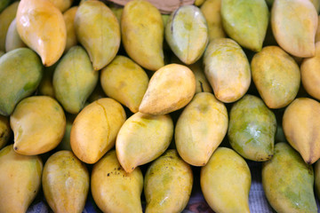 Mangos auf einem Markt in Thailand