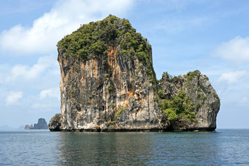 Fototapeta premium Felsinsel bei Krabi, Thailand
