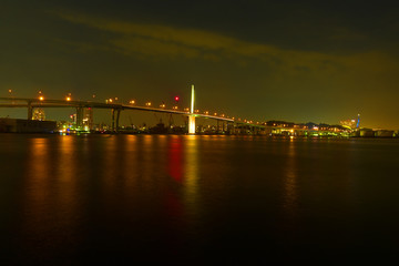 Fototapeta na wymiar Fukuoka im Nachtlicht