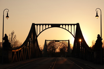 Glienicker Brücke im Abendlicht